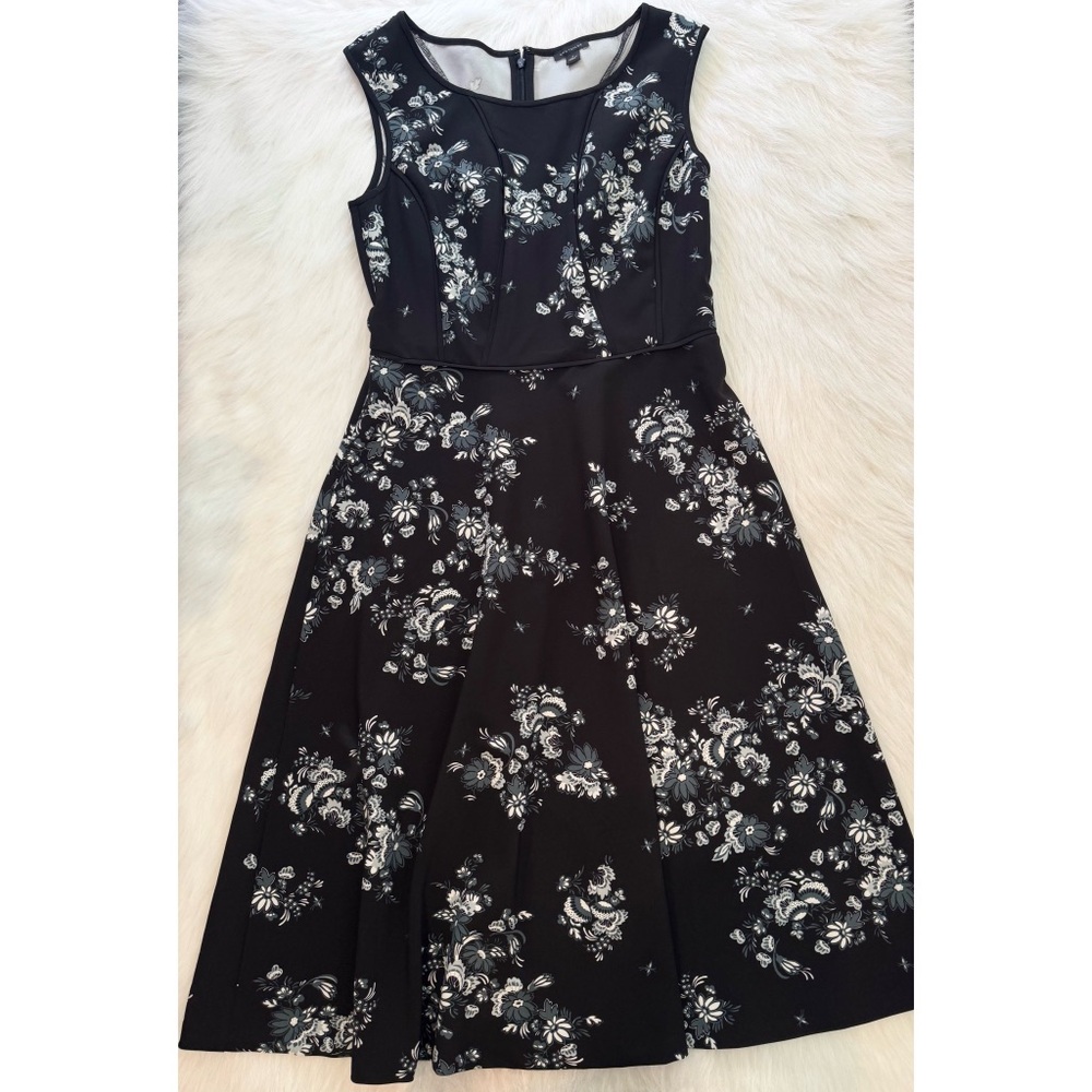 Ann Taylor Floral Dress 🖤💙🤍